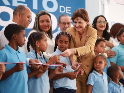 Gobierno pone en marcha nuevo centro educativo y CAIPI en Azua con inversión superior a RD$153 millones