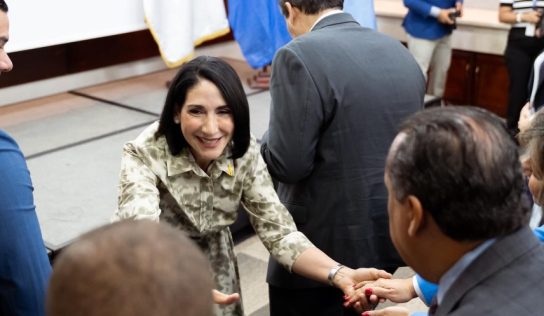 Raquel Arbaje impulsa la lucha contra el cáncer infantil en República Dominicana