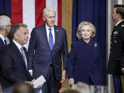 Los Clinton solicitan declarar en audiencia pública sobre el caso Jeffrey Epstein