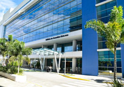 Trasladan a Santo Domingo hombre quemado por su hermano