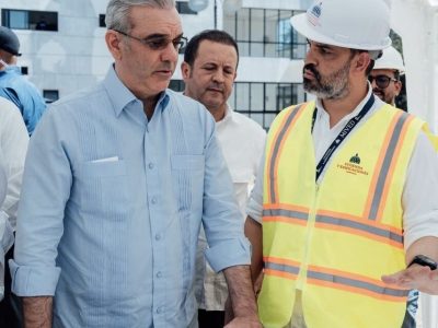 Presidente Abinader y Mived supervisan avance de centro UASD en Santiago Rodríguez