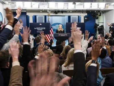 Trump visita Georgia para reforzar su campaña y abordar el costo de vida