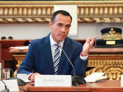 Presidente de Perú, José Jerí, niega delitos antes de votación de destitución en el Congreso