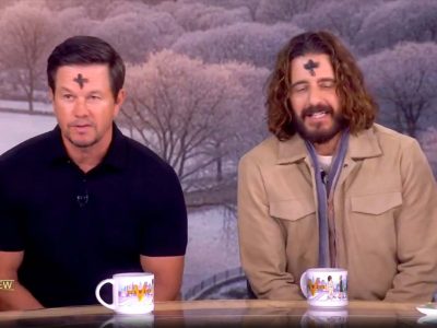 Marca de la ceniza de cuaresma: La nueva tendencia de reafirmación y orgullo católico