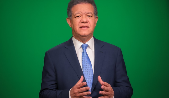 Leonel Fernández se sube a la ola digital y se une a TikTok