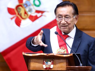 José María Balcázar asume como nuevo presidente interino de Perú tras sorpresiva votación en el Congreso
