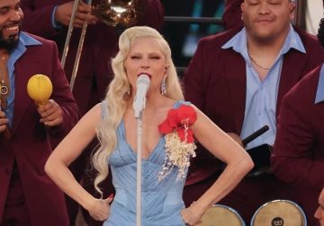 Orgullo Dominicano: Raúl López, creador de LUAR viste a Lady Gaga en histórico medio tiempo del Super Bowl LX