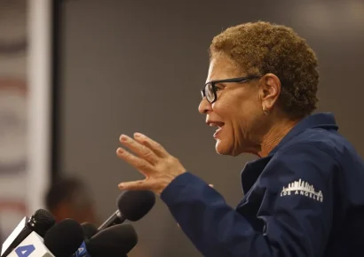 Alcaldesa y activistas exigen renuncia de Casey Wasserman al frente del comité de Los Ángeles 2028 por vínculos con Epstein