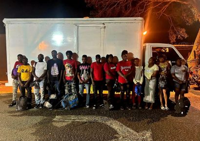 ERD detiene a conductor con 13 haitianos indocumentados en Mao
