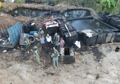 Desmantelan depósito clandestino de desechos oleosos en La Guáyiga; tres arrestados y dos empresas suspendidas
