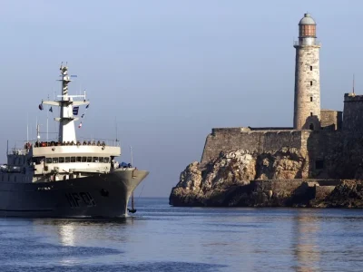 Dos buques mexicanos llegan a Cuba con segunda remesa de asistencia humanitaria