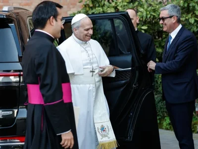 León XIV viajará a Lampedusa, la puerta europea de los migrantes, siguiendo el precedente de Papa Francisco