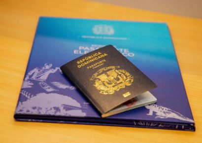 Solo el 25 % de la diáspora dominicana cuenta con pasaporte; lanzan emisión de pasaportes biométricos