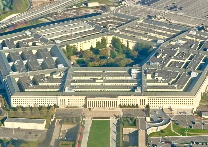 Pentágono de USA revisa su relación con Anthropic por restricciones sobre el uso militar de su IA