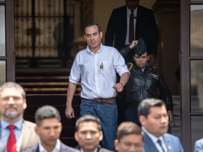 El Congreso de Perú convoca sesión extraordinaria para analizar la censura del presidente interino José Jerí