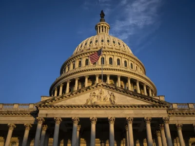 Cámara de Representantes aprueba resolución para anular aranceles de Trump contra Canadá