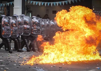 Protestas contra la reforma laboral en Argentina dejan más de 70 arrestados y una docena de heridos