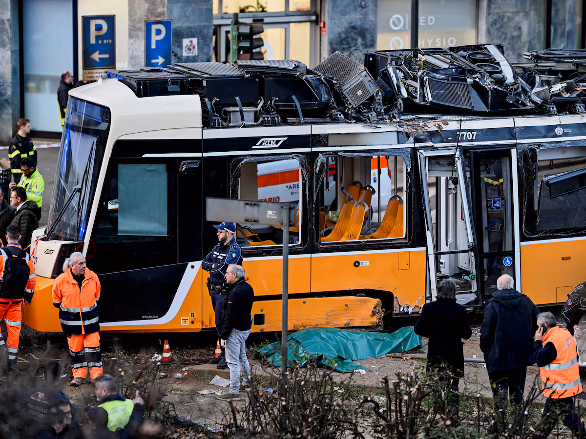 Trágico descarrilamiento de tranvía en el centro de Milán deja dos muertos y casi 40 heridos