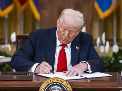 EE. UU. inicia aplicación de arancel global del 10 % pese a anuncio de incremento al 15 %