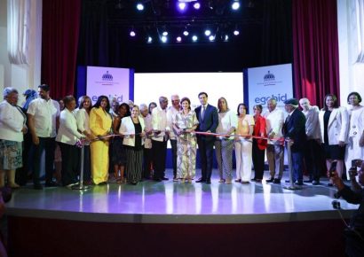 Raquel Peña inaugura Bulevar de las Estrellas y reabre Escuela de Bellas Artes en San Cristóbal
