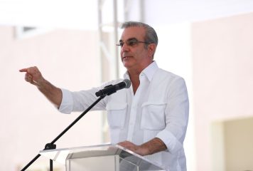 El presidente  Abinader resalta logros en la lucha contra la corrupción y responde a la oposición: ‘Lamento decirles que no somos iguales’