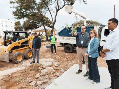 Carolina continúa recorrido por obras del Distrito Nacional