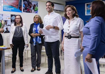 Omar Fernández destina recursos del Fondo Gadiel a la atención de niños con VIH