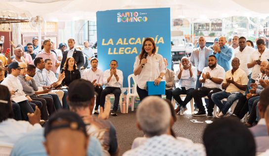 Carolina Mejía lleva soluciones al sector 27 de Febrero con “La Alcaldía llega a Ti”