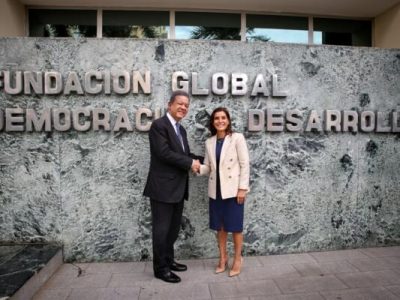 La embajadora de Estados Unidos, Leah Francis Campos, visita Funglode