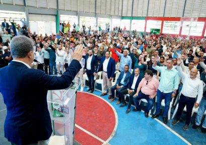 Importantes dirigentes del PLD en Santiago pasan a la Fuerza del Pueblo: un exdiputado, regidores, exregidores y una exgobernadora