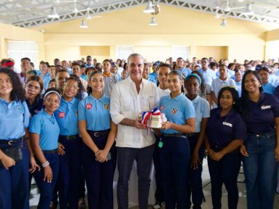 Abinader desarrollará amplia agenda de inauguraciones este miércoles en Azua y visitará nueva Sirena en San Juan