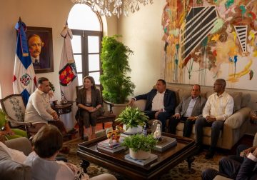 Ayuntamiento del DN declara Munícipe Distinguido al merenguero típico El Blachy