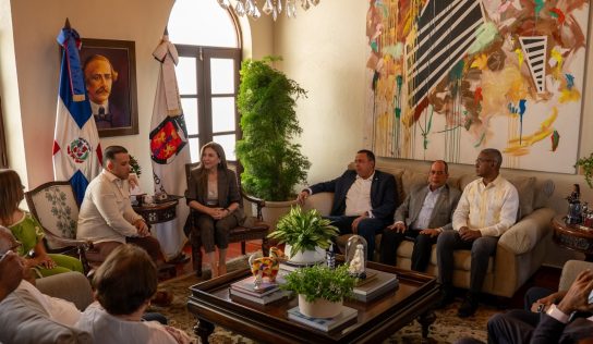 Ayuntamiento del DN declara Munícipe Distinguido al merenguero típico El Blachy