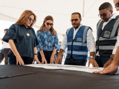 Carolina supervisa avances en construcción del Malecón Deportivo y del Paseo 30 de Mayo