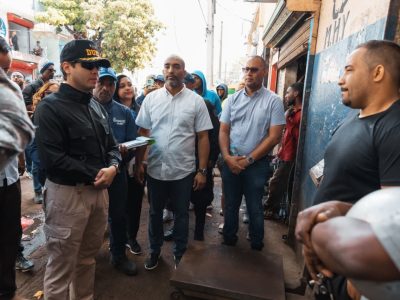 Autoridades realizan operativo de notificación a metaleras en Villa Consuelo