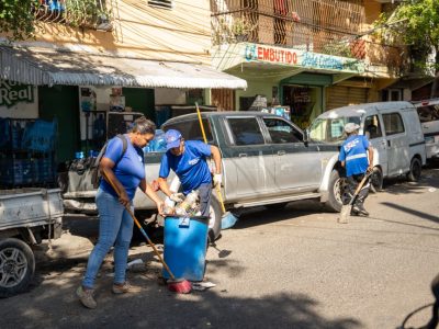 Alcaldía del DN realiza recuperación de espacio público y limpieza en Los Praditos