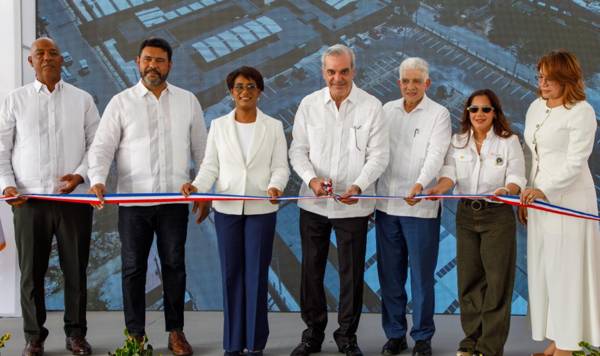 Abinader inaugura moderno mercado municipal en Higüey tras 13 años de espera