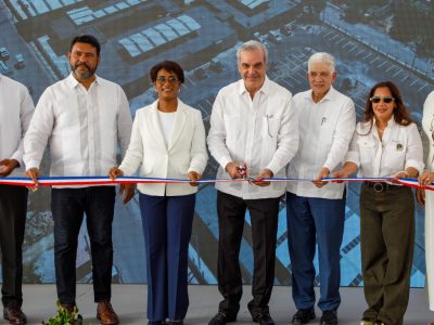 Abinader inaugura moderno mercado municipal en Higüey tras 13 años de espera