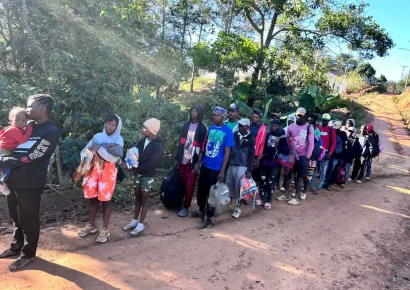 Ejército de República Dominicana intercepta 25 extranjeros indocumentados en Santiago Rodríguez