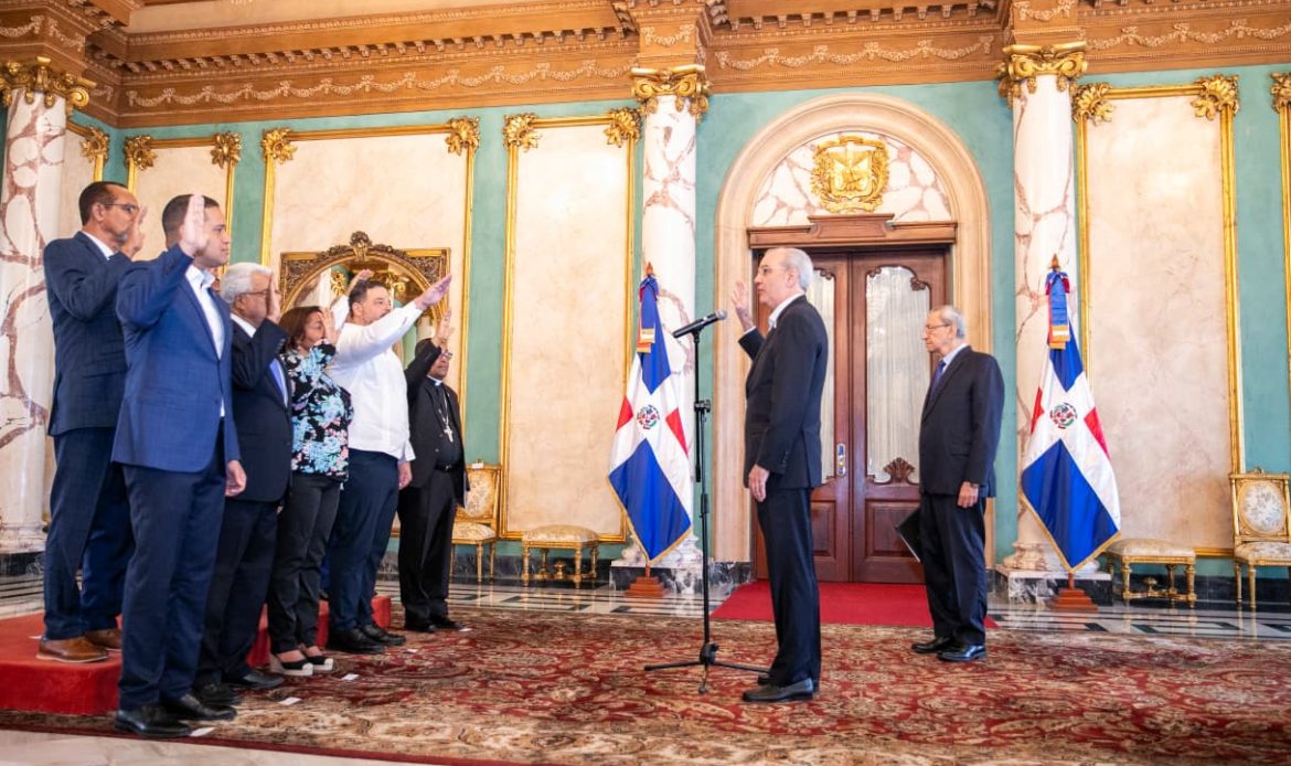Presidente Abinader juramenta Comité Gestor del Jardín Botánico en San Juan de la Maguana