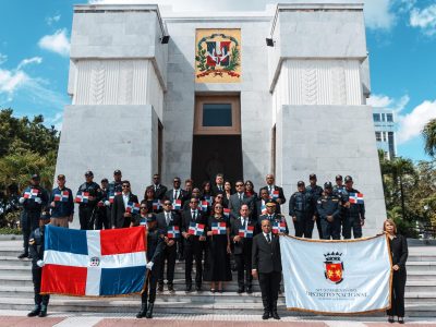 Alcaldía del DN rinde honores a la bandera, conmemora la Independencia Nacional y el natalicio de Mella