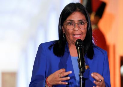 Delcy Rodríguez califica como “socio y amigo” a Donald Trump y le pide cesar el bloqueo contra Venezuela