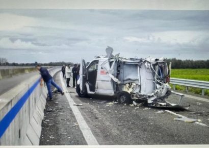 Violento asalto armado a vehículo de valores sacude la región de Apulia Italia, dos detenidos y activa alerta de seguridad