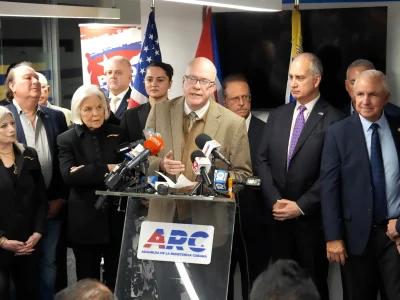 Congresistas de Florida piden a EE. UU. revocar licencias comerciales que benefician al régimen cubano