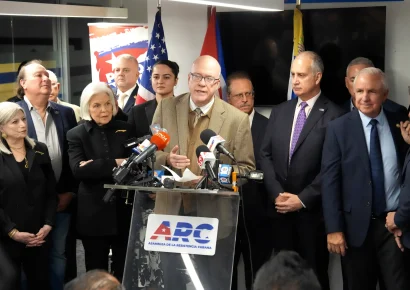 Congresistas de Florida piden a EE. UU. revocar licencias comerciales que benefician al régimen cubano