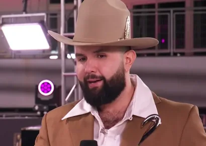 El momento en que Carin León se gana tres Premio Lo Nuestro en tan solo unos segundos