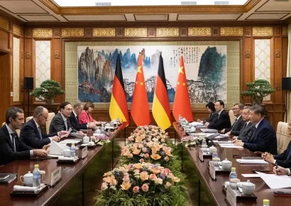 Xi respalda una Europa “autónoma y autosuficiente” durante su encuentro con Friedrich Merz en Pekín