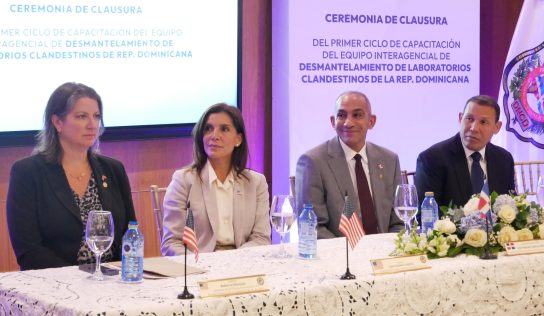 DNCD y EE.UU. capacitan equipo élite para desmantelar laboratorios de drogas sintéticas