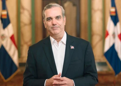 Abinader recibirá la nueva licencia de conducir el 26 de febrero en acto oficial