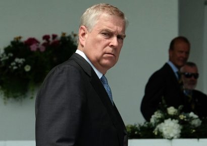 Acusan al expríncipe Andrés Mountbatten-Windsor de financiar masajes y viajes con fondos públicos